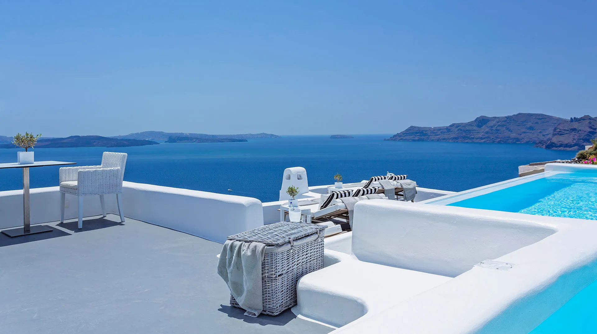 7704 santorini private villa