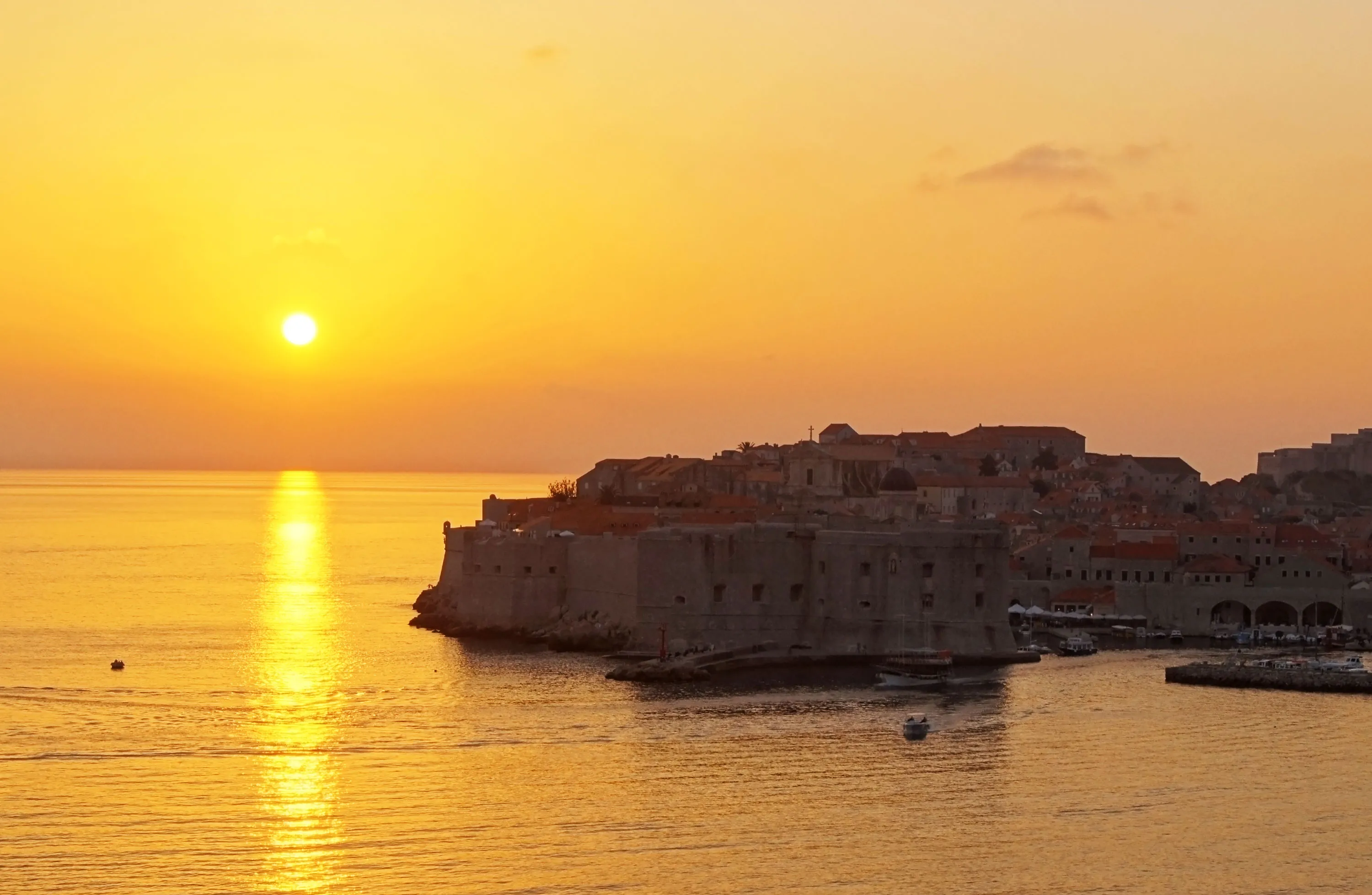 7730 hvar island