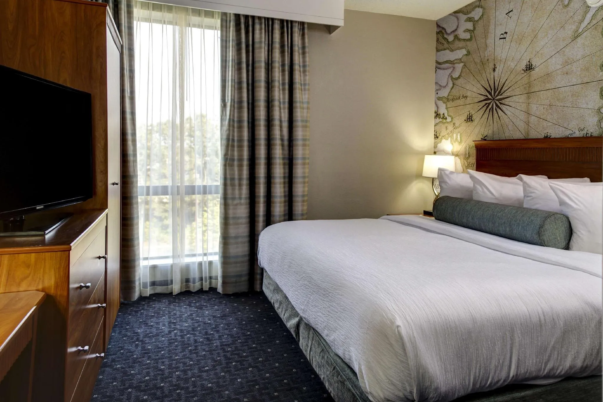 7733 williamsburg suite amenities