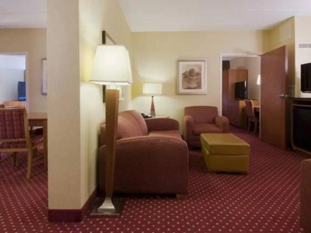 7733 williamsburg suite with view