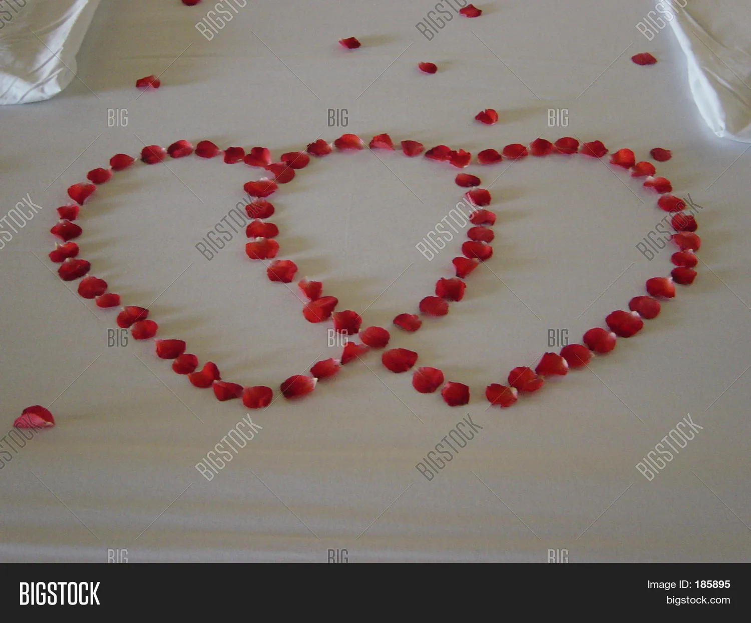 7743 honeymoon bed scene music