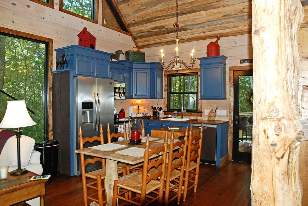7782 cozy hideaway