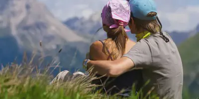 /img/7788-couple-travel.webp