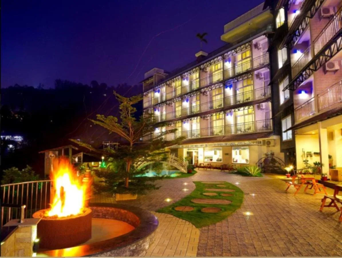 7806 munnar resort leaf