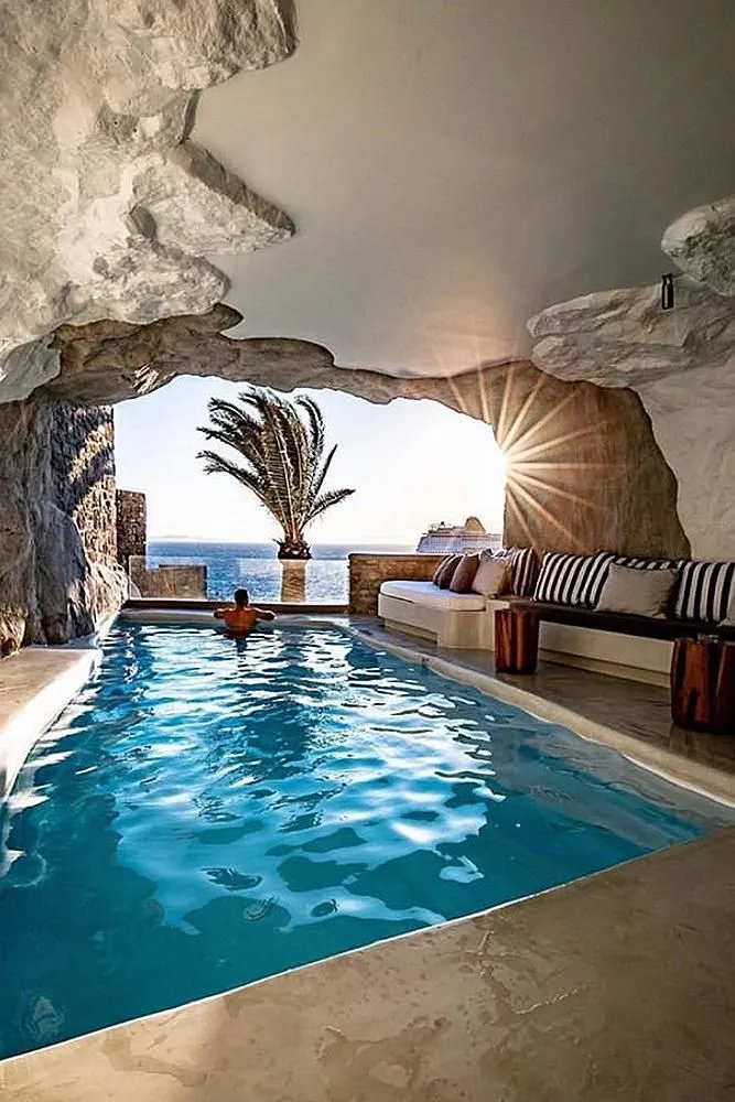 7829 luxury resort