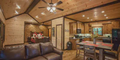 /img/7838-honeymoon-cabins-pa-packing.webp
