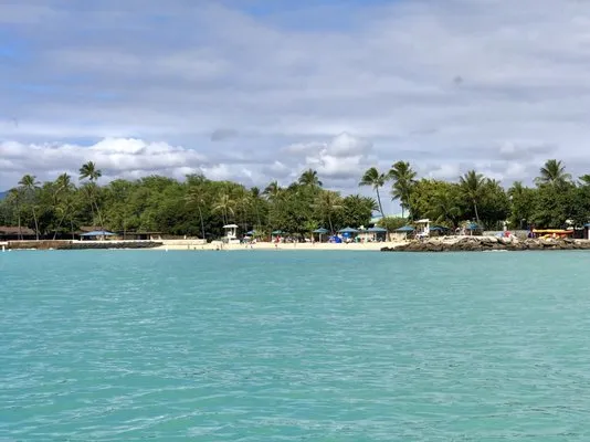 /img/7839-honeymoon-beach-hickam-beach-access.webp