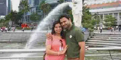 /img/7851-singapore-honeymoon-couple.webp