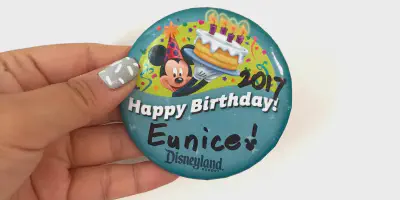 /img/7854-disneyland-honeymoon-photo-pass.webp