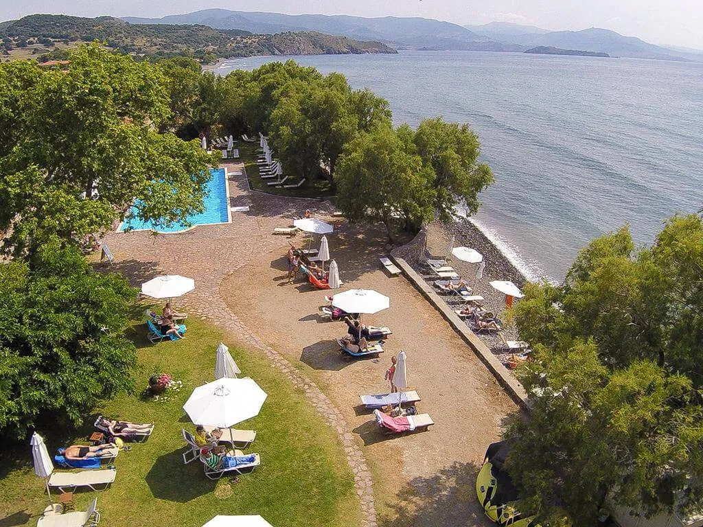 /img/7862-romantic-greece-activities.webp