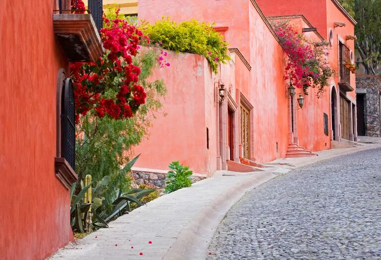 /img/7884-romantic-mexico-honeymoon.webp