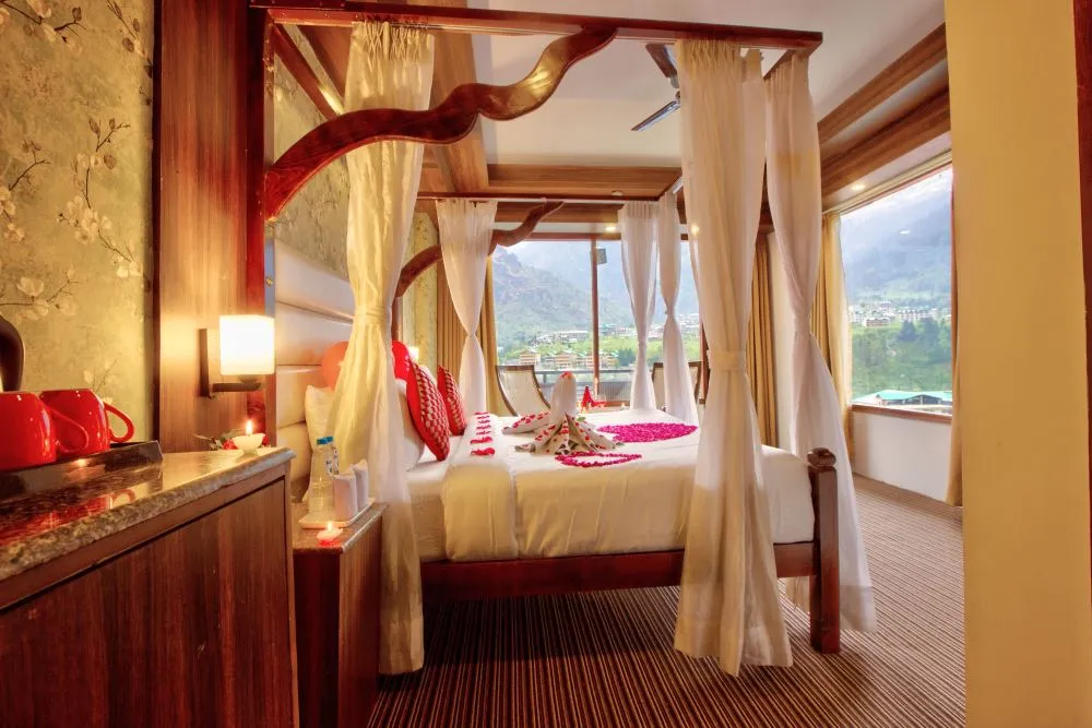 7891 dallas honeymoon suite adolphus