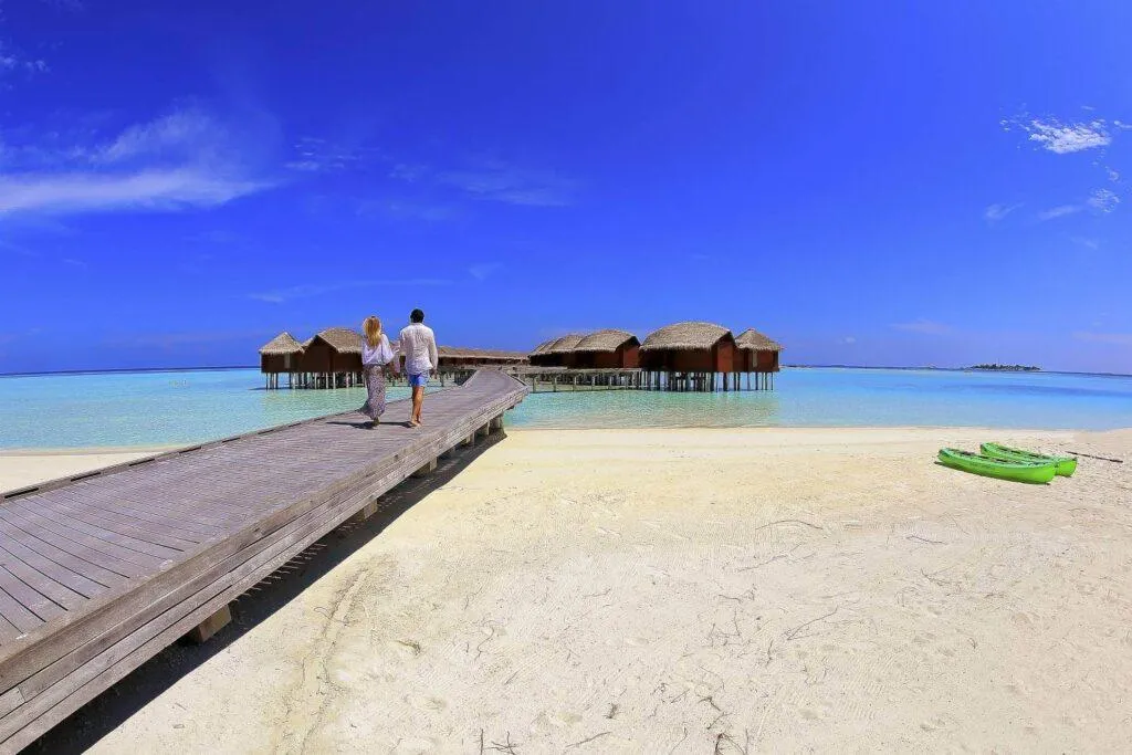 /img/7901-maldives-budget-travel.webp