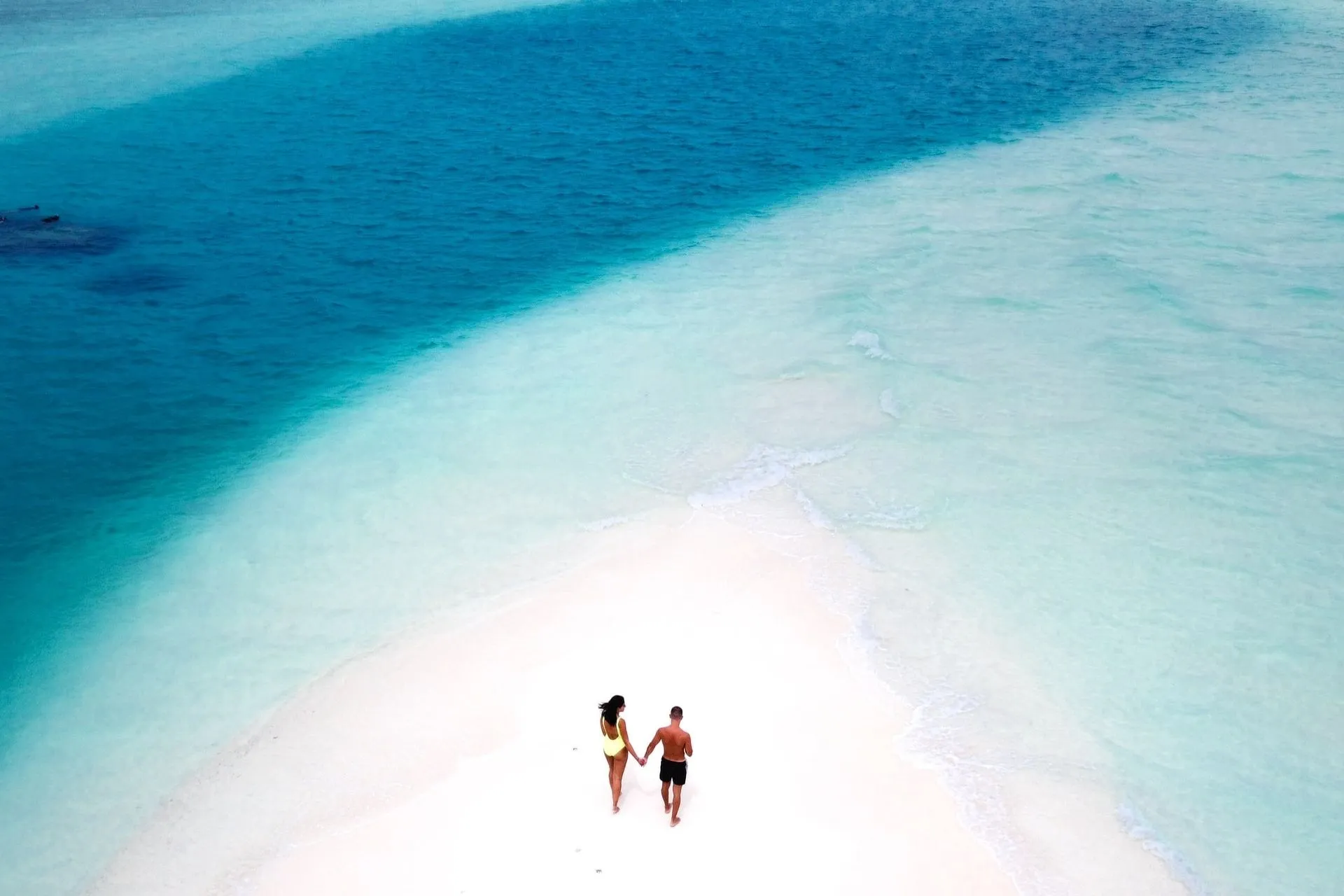 7901 maldives romantic dinner