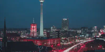 /img/7905-berlin-honeymoon-transport.webp