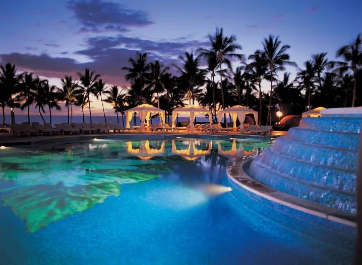 /img/7909-romantic-hawaii-dinner.webp