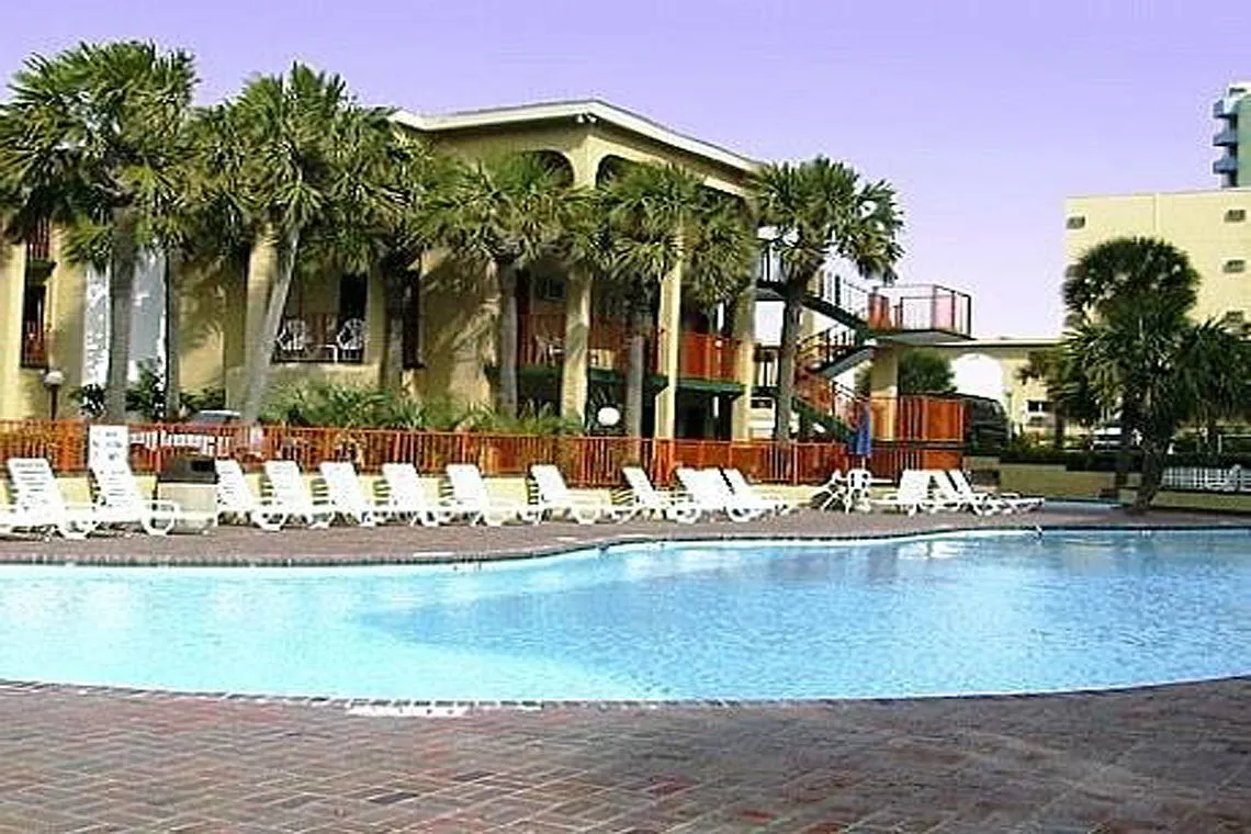 /img/7919-sea-mist-beach-activities.webp