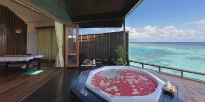 /img/7936-maldives-couple-spa.webp