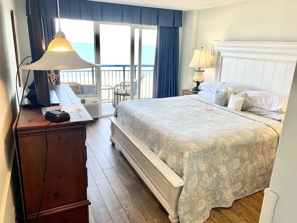 7940 luxury amenities