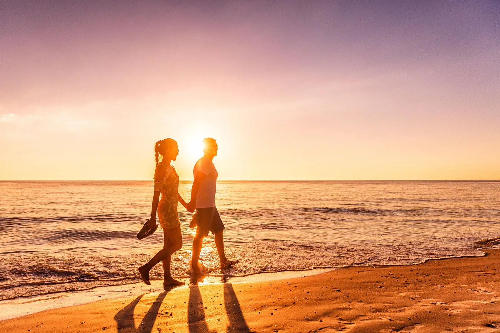 7942 couple beach