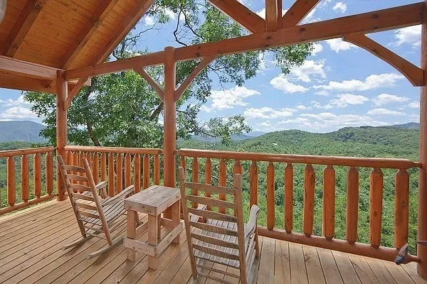 /img/7954-smoky-mountain-cabin-packing.webp