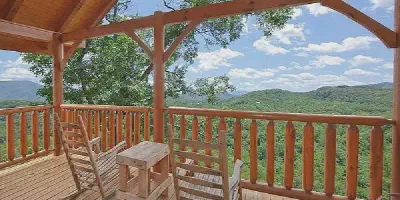 /img/7954-smoky-mountain-cabin-packing.webp