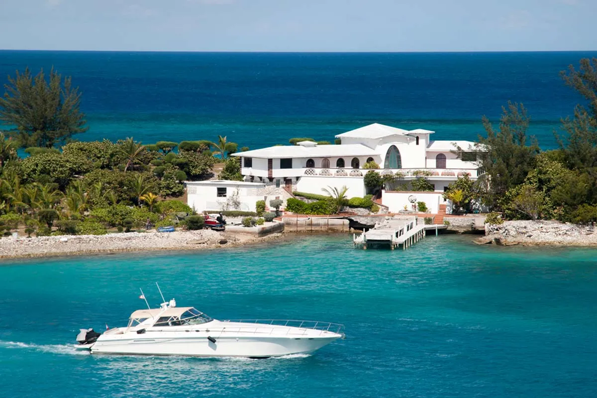 7966 bahamas honeymoon couple