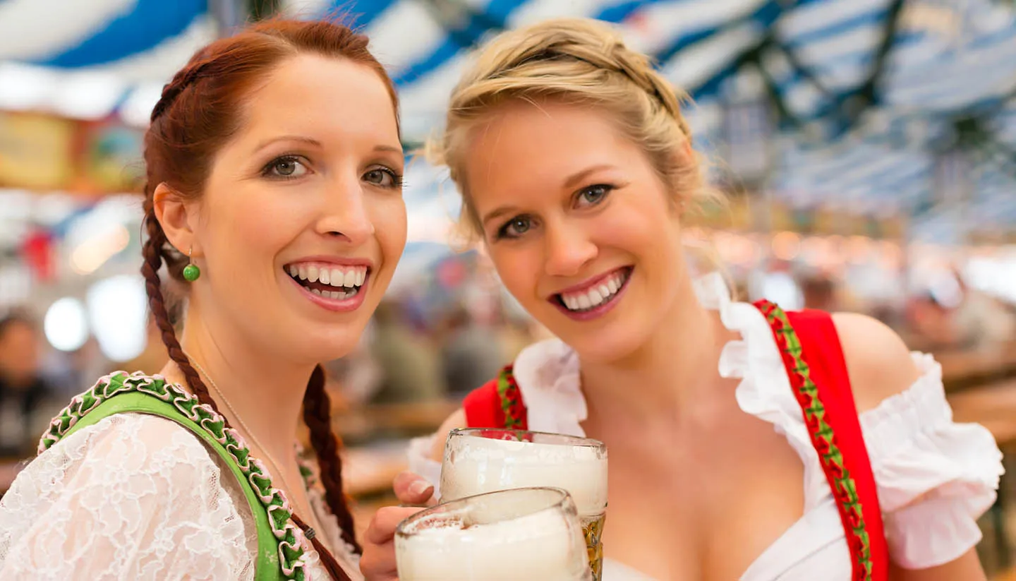 /img/7969-munich-honeymoon-packing.webp