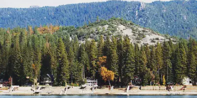 /img/7981-california-honeymoon-resorts-7.webp