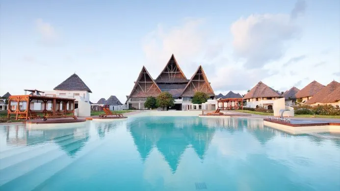 /img/7990-honeymoon-hotel-views.webp