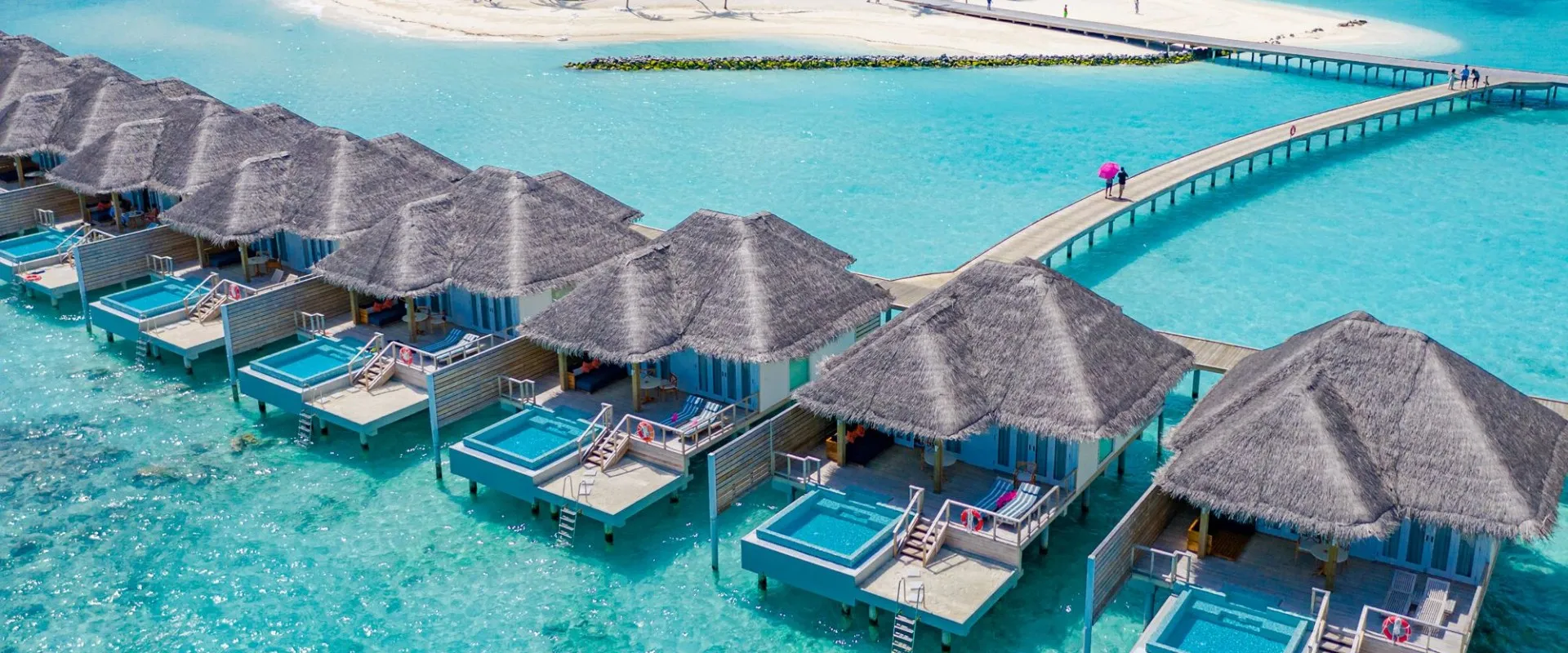 /img/8005-honeymoon-room-view.webp