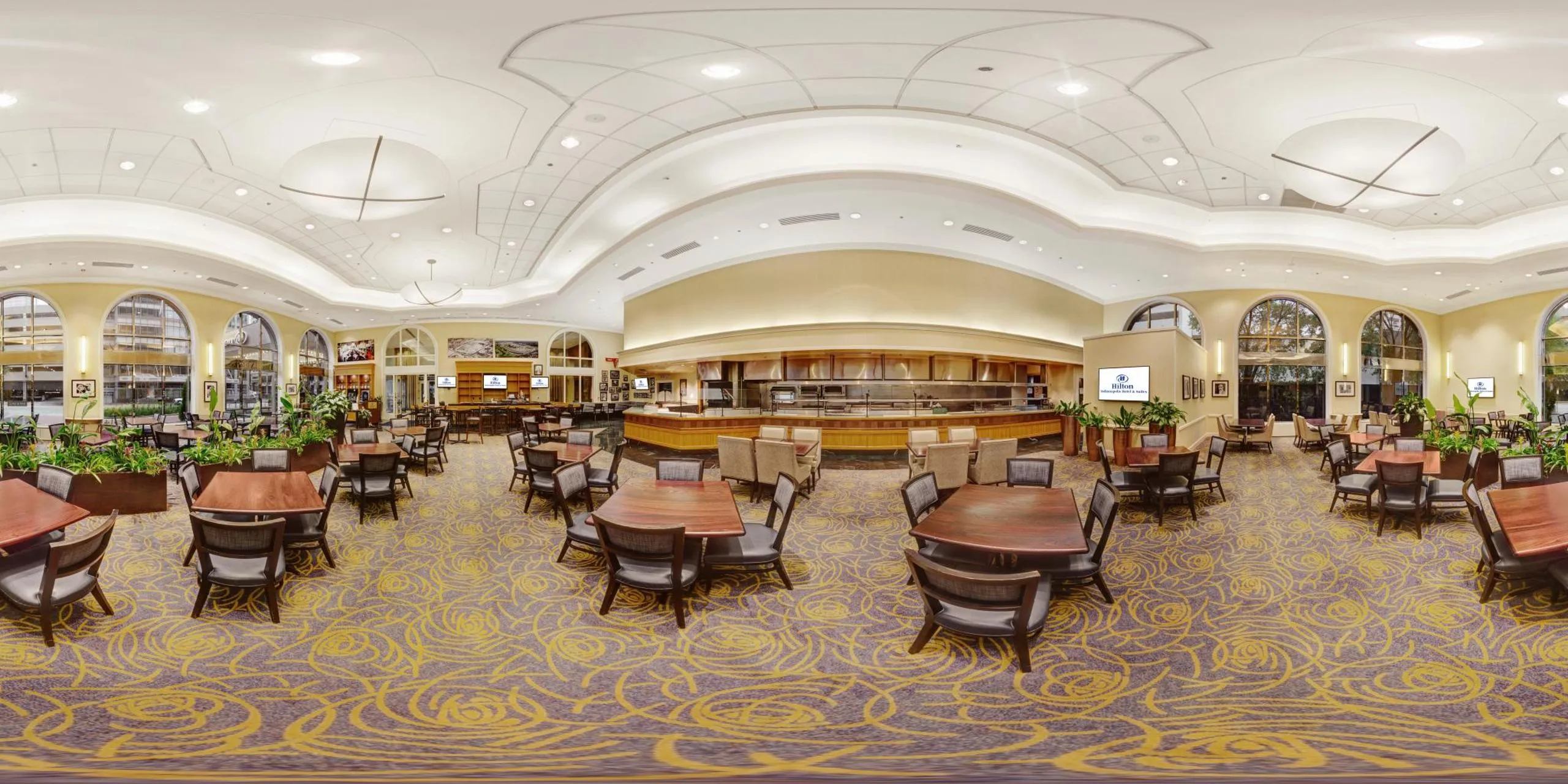 /img/8015-hotel-exterior-indianapolis.webp