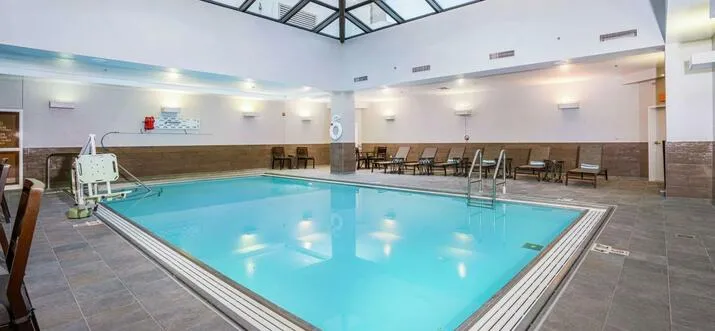 8015 hotel spa indianapolis
