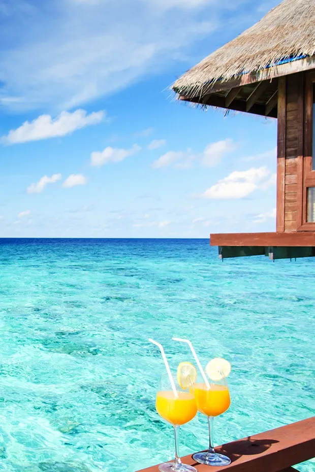 /img/8023-maldives-resort-arrival.webp
