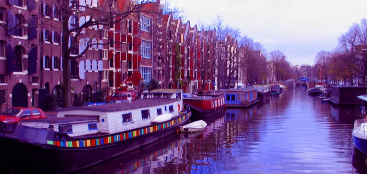 /img/8028-couple-travel.webp