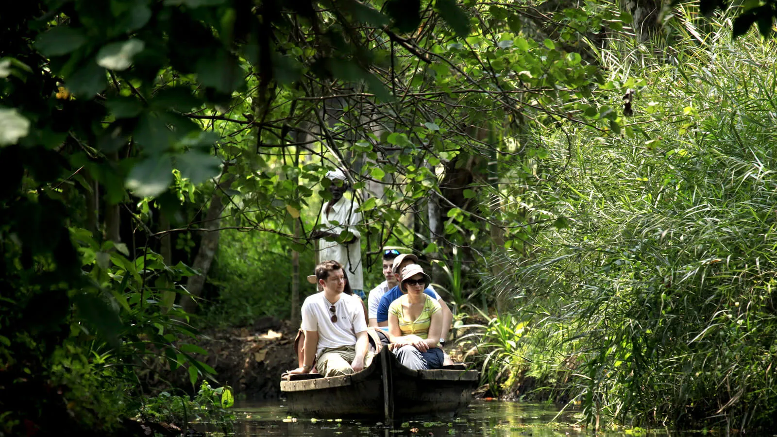 8030 alleppey houseboat