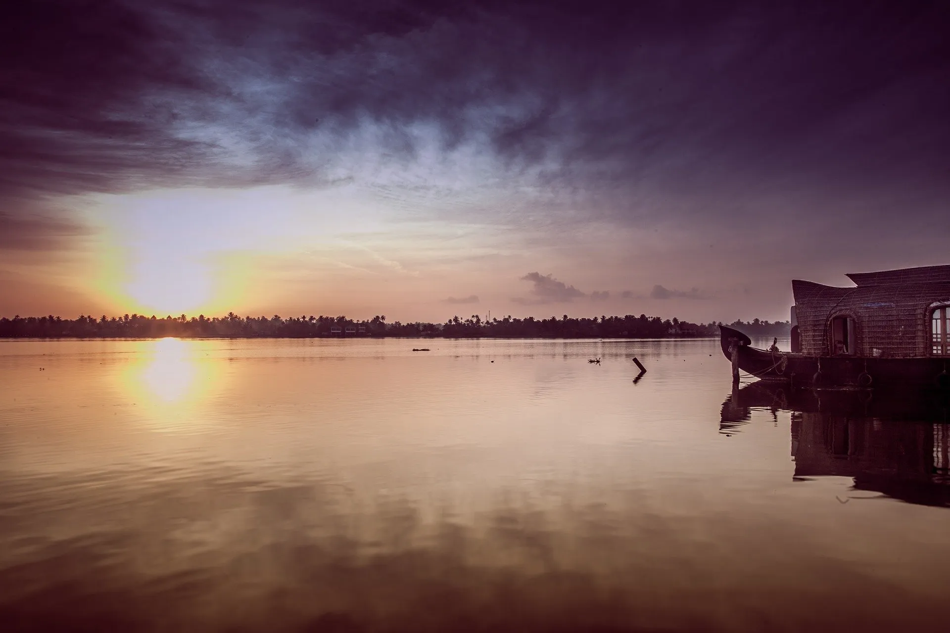 8030 wayanad couple