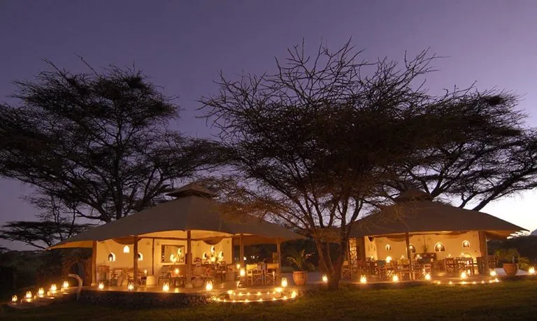 8040 kenya honeymoon couple safari