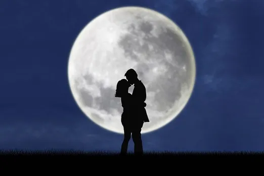 /img/8049-honeymoon-packing.webp