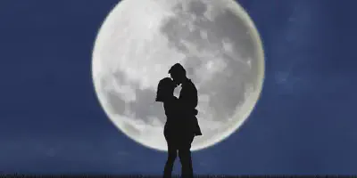 /img/8049-honeymoon-packing.webp