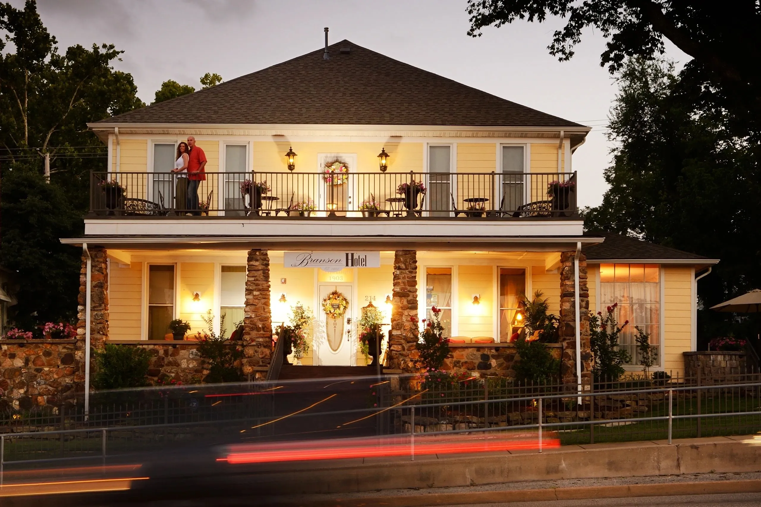 /img/8050-branson-activities.webp