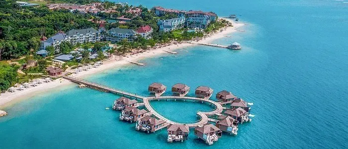 8053 all inclusive resort pool