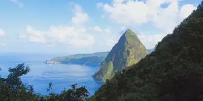 /img/8055-romantic-getaway-planning.webp