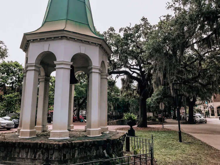 8067 historic savannah hotels