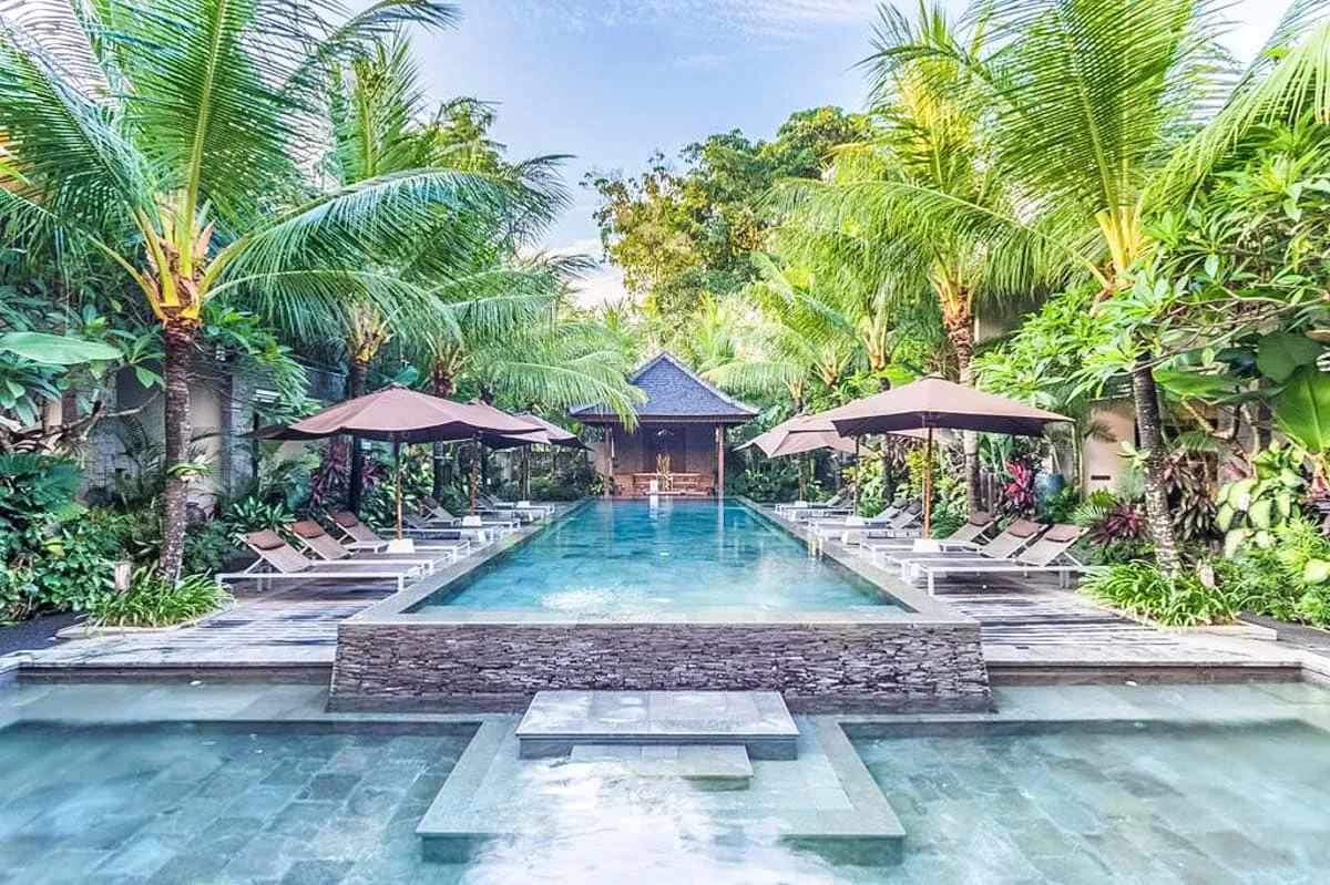 /img/8068-bali-honeymoon-couple.webp