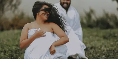 /img/8071-indian-honeymoon-couple.webp