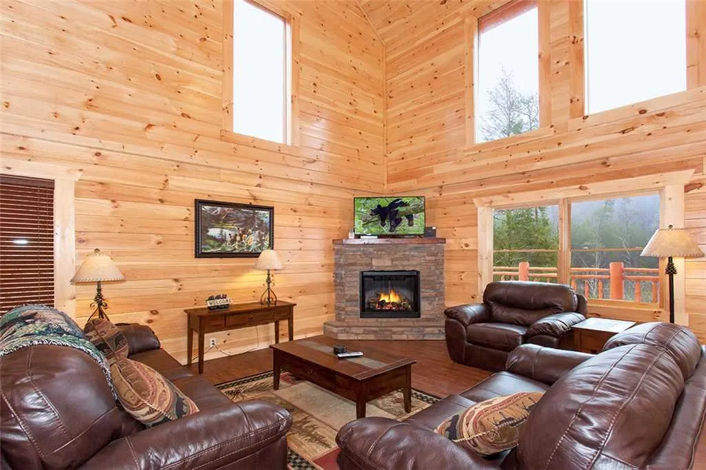 8091 cabin kitchen dining