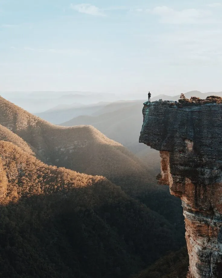 8098 couple hiking honeymoon