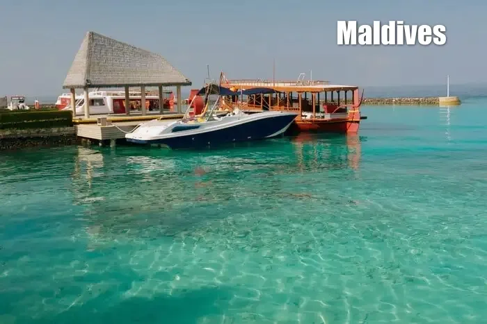 /img/8102-milaidhoo-island.webp