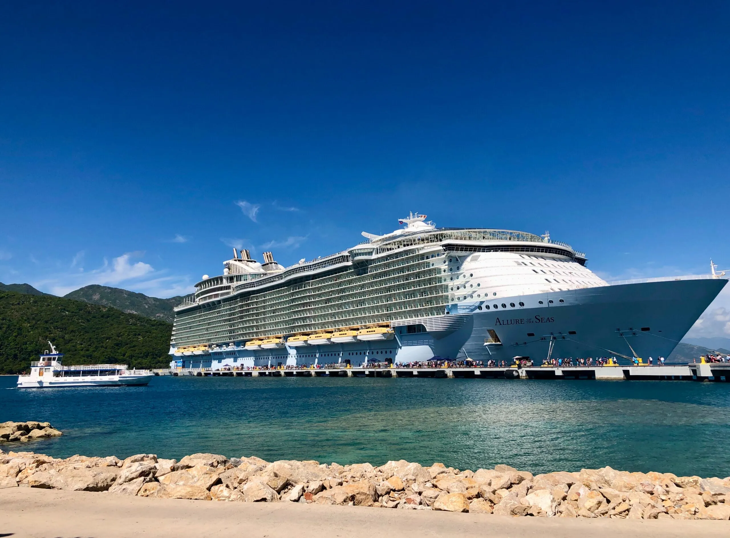 /img/8104-honeymoon-cruise-packing.webp